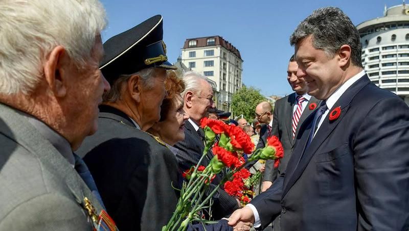 Порошенко пояснив, що означає бойкот світом параду у Москві Порошенко пояснив, що означає бойкот світом параду у Москві