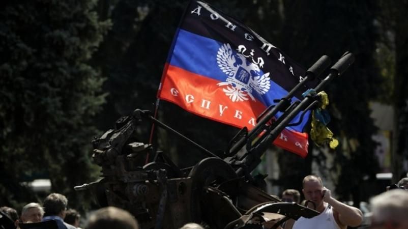 ЗМІ: Після параду п'яні бойовики підняли на ноги весь Донецьк 