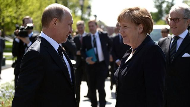 Меркель просто в очі Путіну назвала анексію Криму злочинною Меркель просто в очі Путіну назвала анексію Криму злочинною