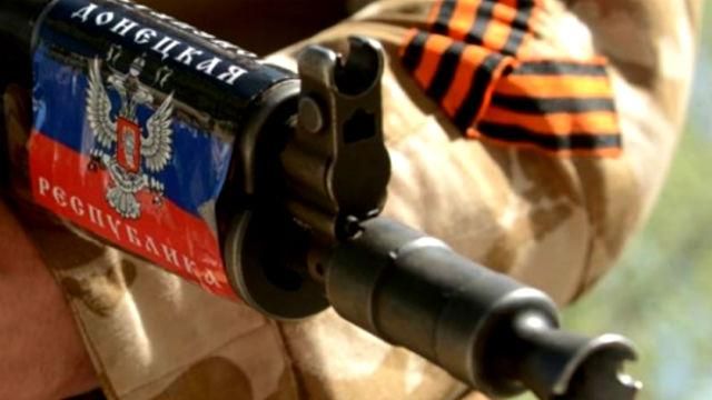 В окупації мирні мешканці заробляють на хліб, копаючи окопи В окупації мирні мешканці заробляють на хліб, копаючи окопи