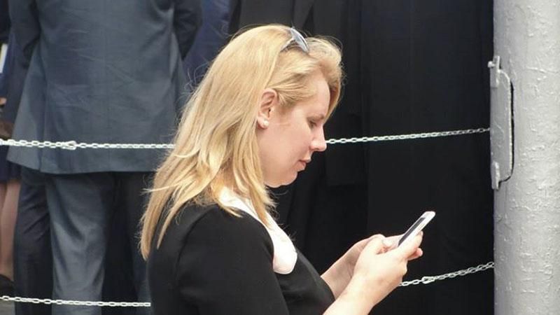 Екс-дружина нардепа тепер проводить час з терористом Захарченком Екс-дружина нардепа тепер проводить час з терористом Захарченком