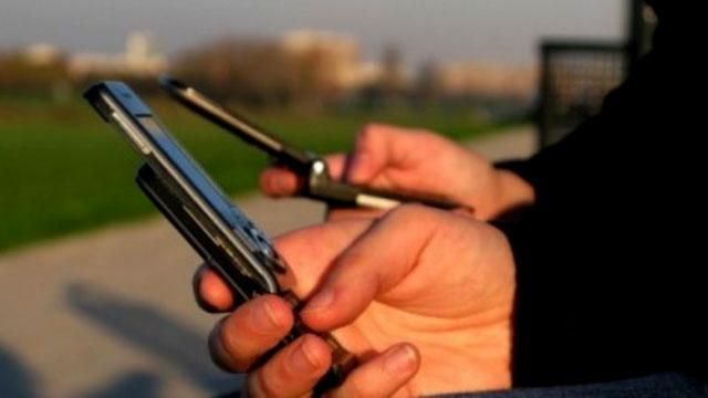 Бойцам АТО хотят ограничить пользование мобильными