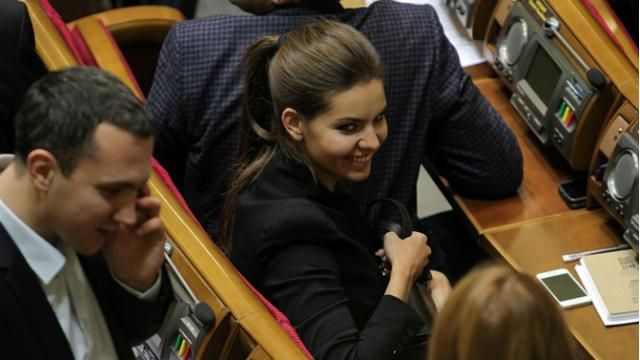 Скандальная депутат от Ляшко рассказала о личном Скандальная депутат от Ляшко рассказала о личном