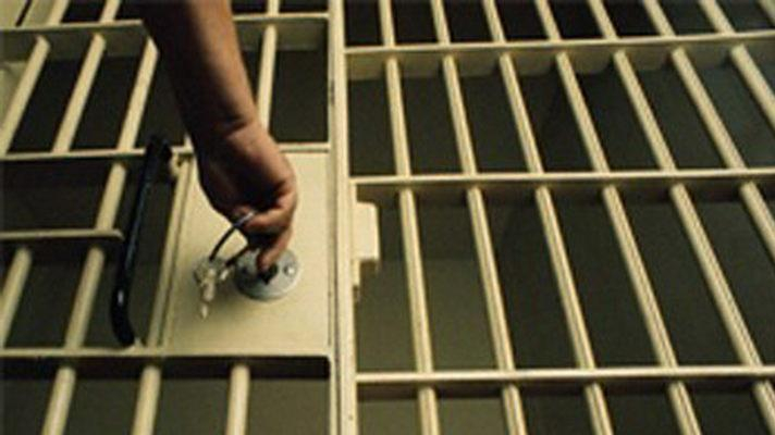 В России молодая учительница била учеников и заклеивала им рот скотчем