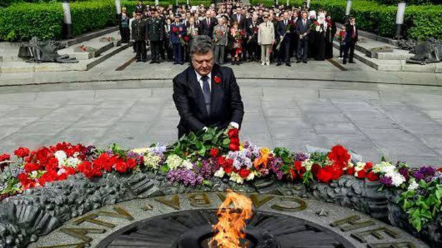 Порошенко порівняв нацистську Німеччину з нинішньою Росією Порошенко порівняв нацистську Німеччину з нинішньою Росією