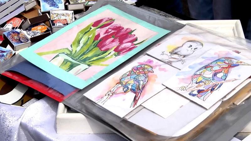 Киевские студенты своим "хендмейдом" собирают деньги для бойцов АТО Киевские студенты своим "хендмейдом" собирают деньги для бойцов АТО