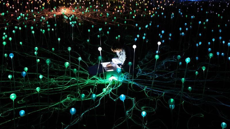 Брюс Монро — митець, який підкорив світло Брюс Монро — митець, який підкорив світло