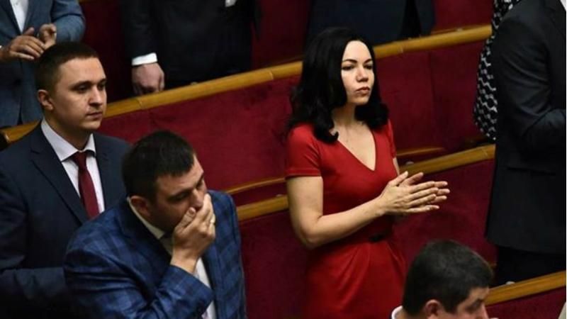 Весна в Верховной Раде: женщины-нардепы радуют коллег ярким нарядом Весна в Верховной Раде: женщины-нардепы радуют коллег ярким нарядом