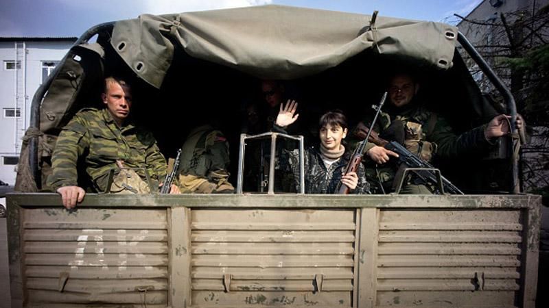 Терористи просили припинення вогню, щоб забрати загиблих, — штаб АТО Терористи просили припинення вогню, щоб забрати загиблих, — штаб АТО