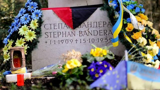 Могилу Бандери в Мюнхені знову понищили вандали Могилу Бандери в Мюнхені знову понищили вандали