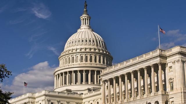 Комітет Сенату США пропонує дати гроші на зброю Україні