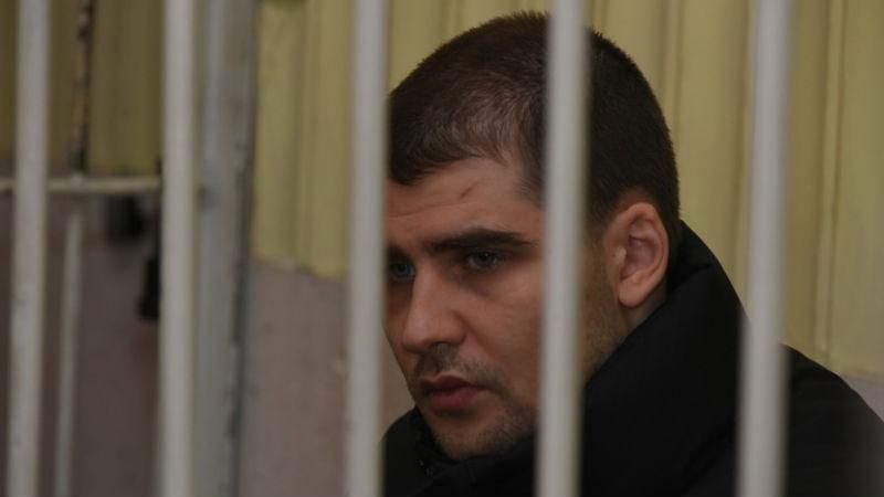 Під посольством Росії вимагають звільнити євромайданівця Під посольством Росії вимагають звільнити євромайданівця