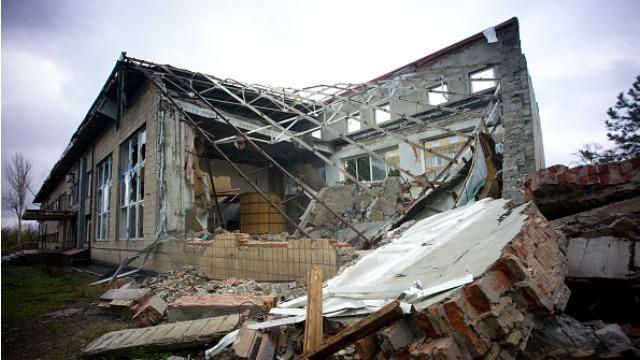 Боевики продолжают обстреливать мирные города из запрещенного оружия Боевики продолжают обстреливать мирные города из запрещенного оружия