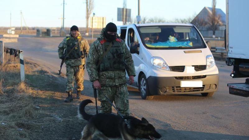 Прикордонники затримали жінку, яка везла терористам паспорти та гроші