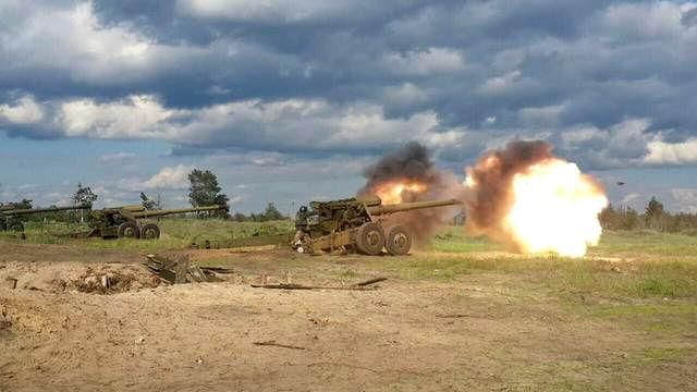 Українські артилеристи  випробували потужні гаубиці "Гіацинт"