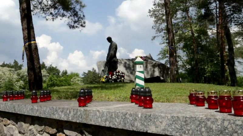 Роль Київського Жовтневого палацу у Биківнянській трагедії Роль Київського Жовтневого палацу у Биківнянській трагедії