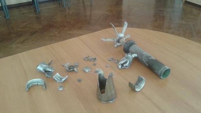 В Станице Луганской боевики попали в многоэтажку В Станице Луганской боевики попали в многоэтажку