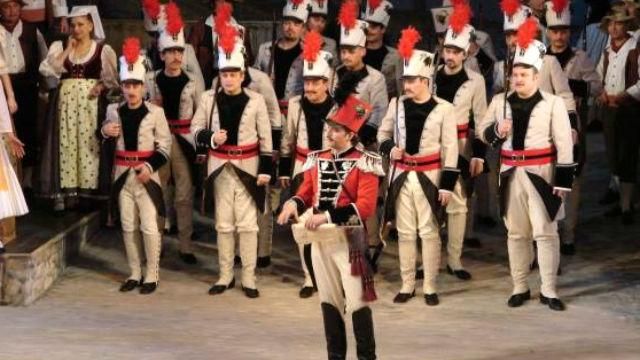 Львовскую оперу "тотально" мобилизуют — в театре подозревают заговор