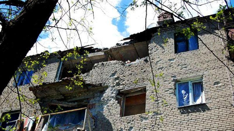 Руїни Дебальцевого, в яких продовжують жити люди Руїни Дебальцевого, в яких продовжують жити люди