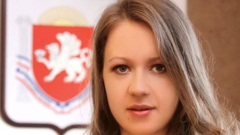 Кримську чиновницю застукали під час оргій у клубі (18+)