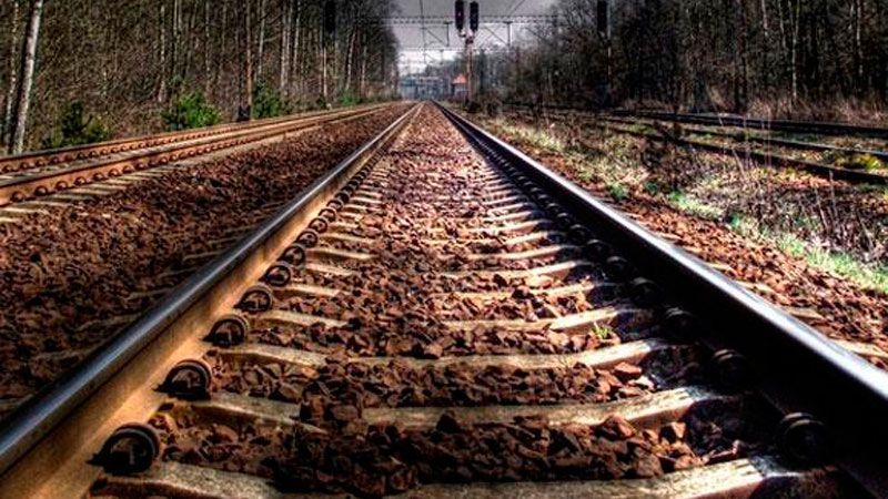 На Луганщині підірвали залізницю, поїзди зупинено