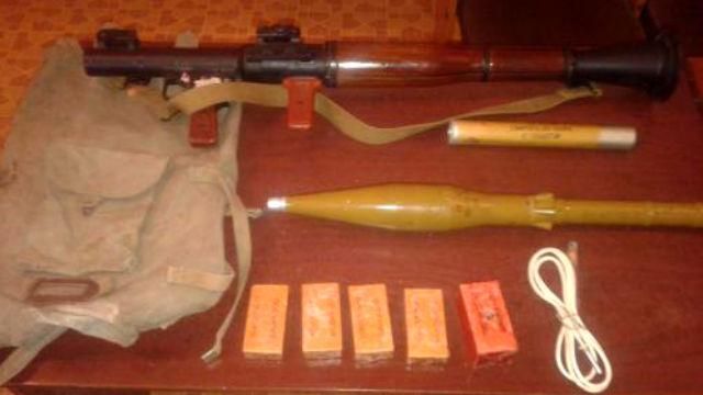 Террористы так бежали от украинских пограничников, что оставили оружие Террористы так бежали от украинских пограничников, что оставили оружие