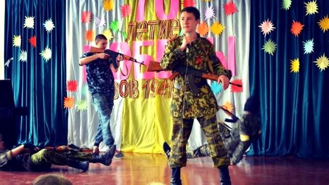 Оккупанты в Донецке учат школьников как убивать украинцев