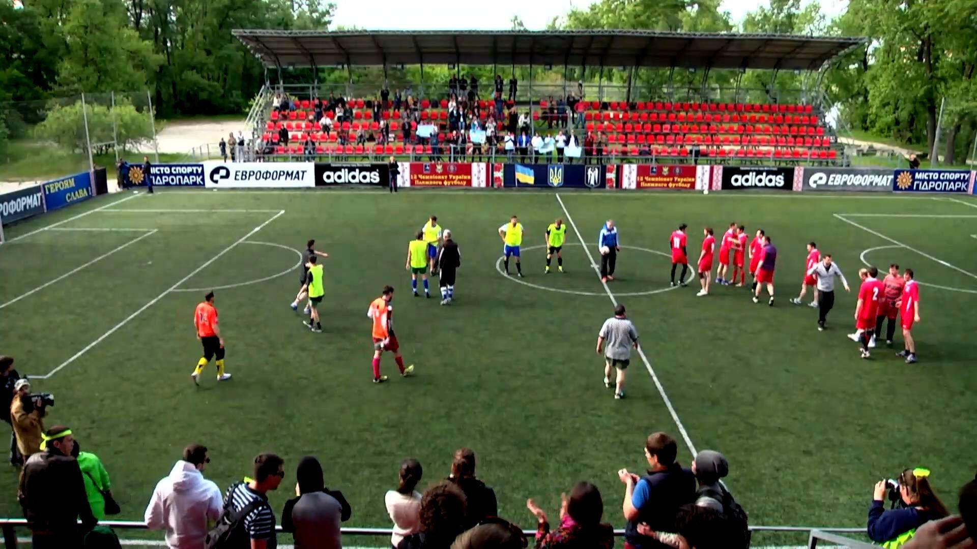Известны Украинцы сыграли в футбол ради помощи бойцам АТО Известны Украинцы сыграли в футбол ради помощи бойцам АТО