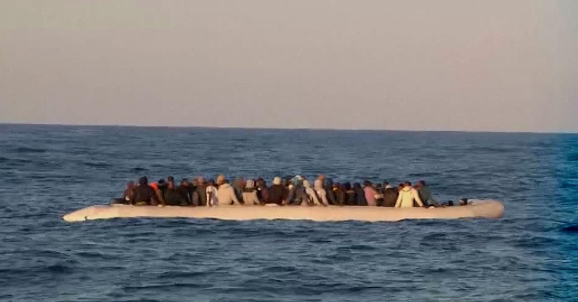 В ЕС решили затапливать судна контрабандистов