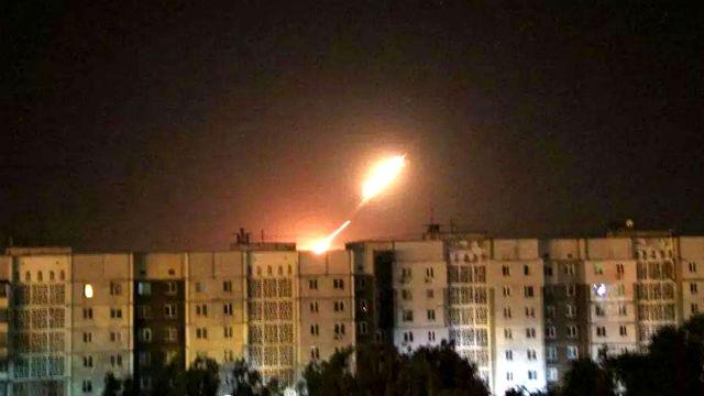 Ночью Донецк накрыли очень мощными обстрелами