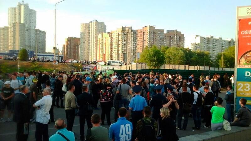 У Києві масова бійка: є постраждалі і затримані У Києві масова бійка: є постраждалі і затримані