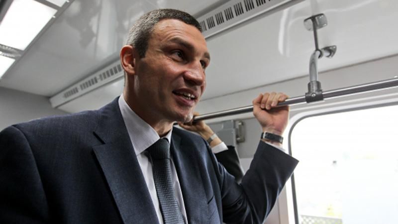 Кличко пообещал запихнуть балаклавы митингующим в одно место Кличко пообещал запихнуть балаклавы митингующим в одно место