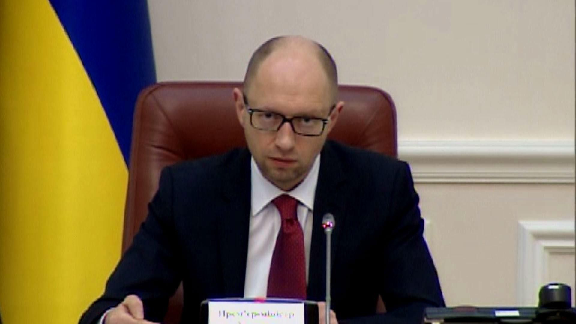 Яценюк пояснив, хто може безкоштовно їздити в громадському транспорті Яценюк пояснив, хто може безкоштовно їздити в громадському транспорті