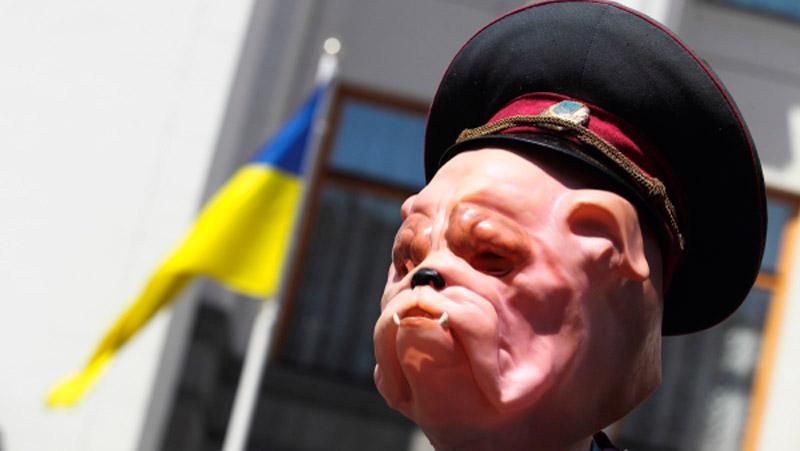 Под Раду привели "псов Авакова" Под Раду привели "псов Авакова"