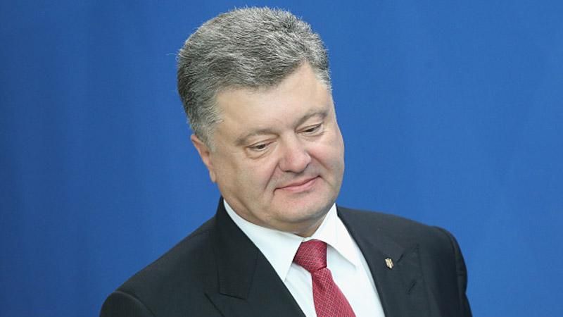 Порошенко підняв пенсії працюючим вченим