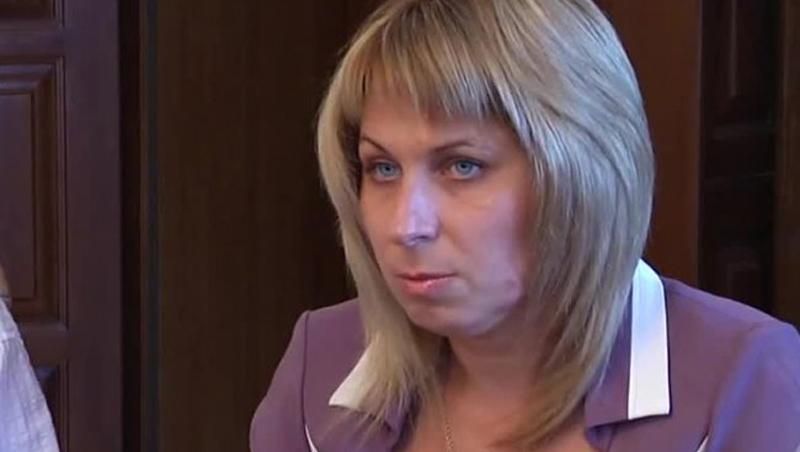 "Міністр освіти" так званої "ЛНР" накрала гуманітарки і втекла "Міністр освіти" так званої "ЛНР" накрала гуманітарки і втекла