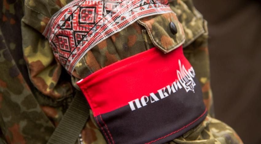 Комбат "Правого сектору" пояснив, чому за його голову призначили 150 тисяч євро Комбат "Правого сектору" пояснив, чому за його голову призначили 150 тисяч євро