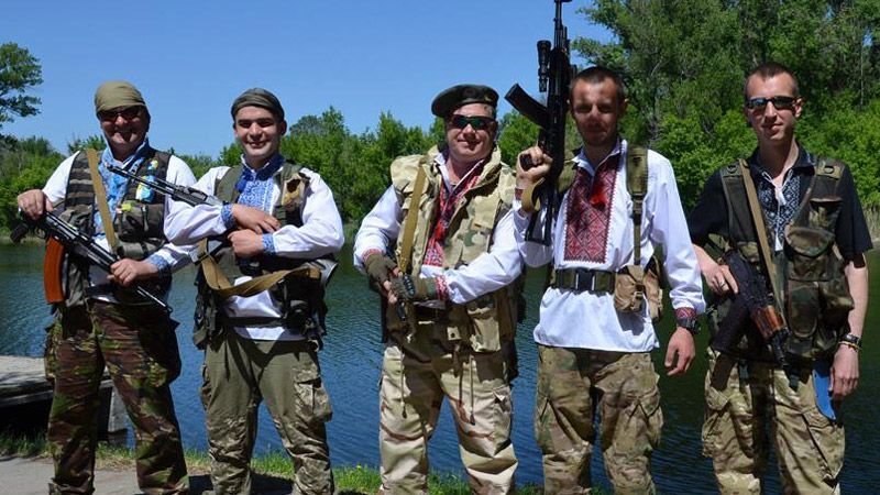 Вишиванки на війні: воїни АТО вразили незвичним амплуа Вишиванки на війні: воїни АТО вразили незвичним амплуа