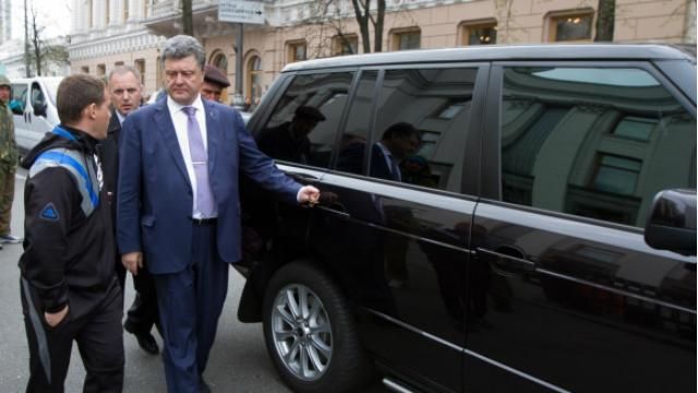 Сеть поразил двойник Порошенко в метро