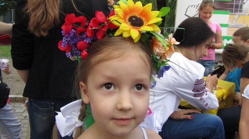 Уникальные фото, как жители Макеевки признавались в любви Украине