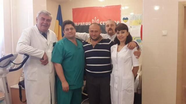 Ярош о раненой руке: с автоматом работаю ловко Ярош о раненой руке: с автоматом работаю ловко