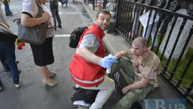 Після сутичок під Радою госпіталізовано четверо міліціонерів Після сутичок під Радою госпіталізовано четверо міліціонерів