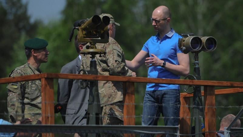 Кабмин предлагает упростить пребывание иностранных армий в Украине