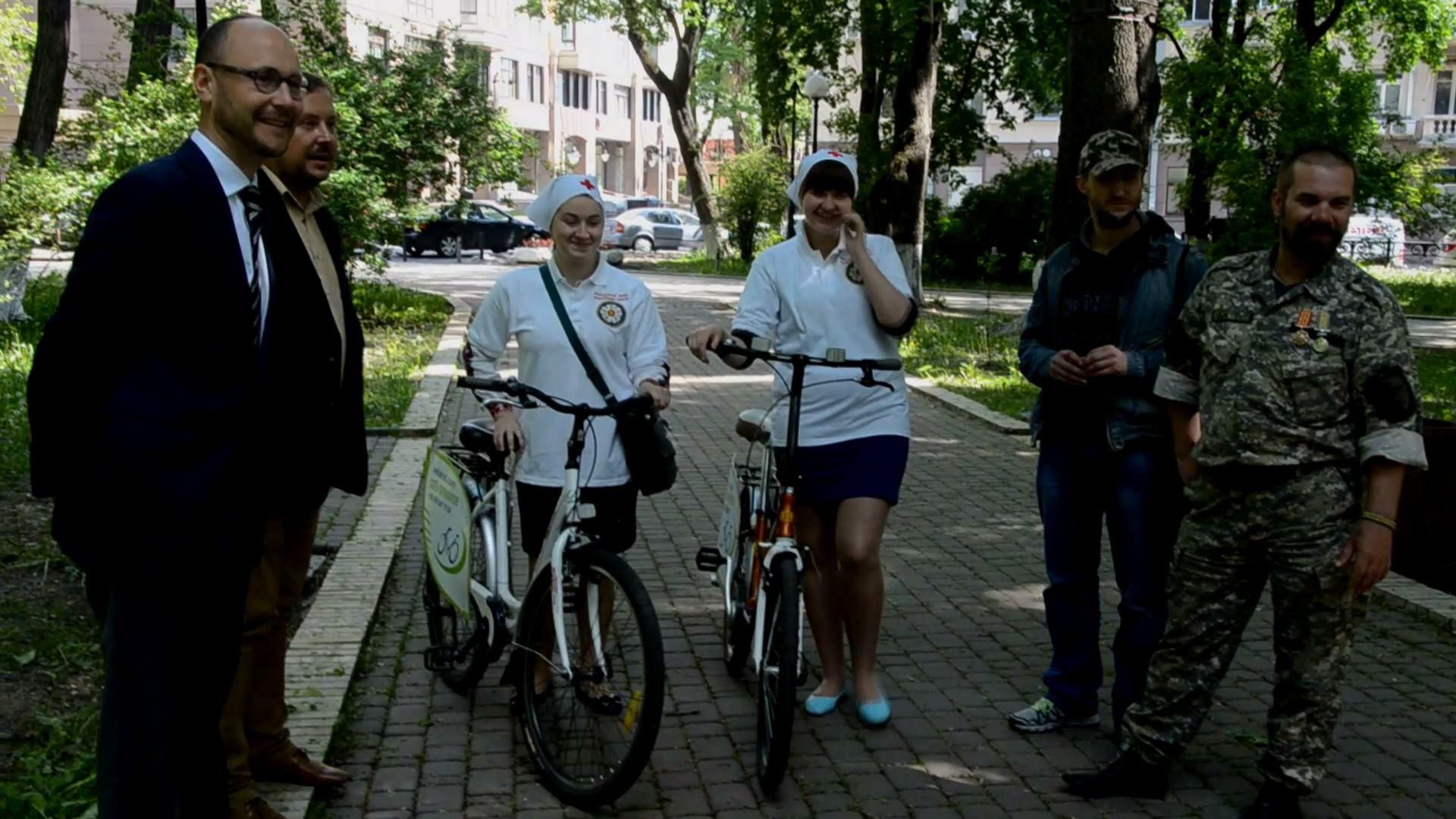 Киев будут патрулировать медики на велосипедах