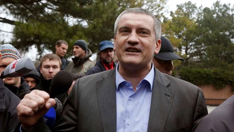 Аксьонов скаржиться на дорогий пісок у Криму Аксьонов скаржиться на дорогий пісок у Криму