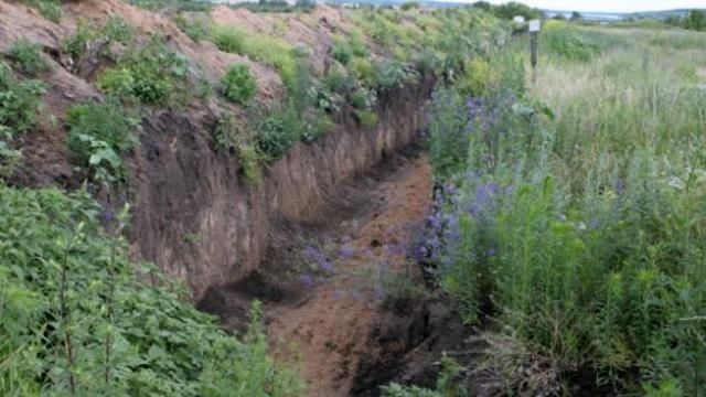 У Росії відгородились від донецьких терористів 100-кілометровим ровом, — ЗМІ