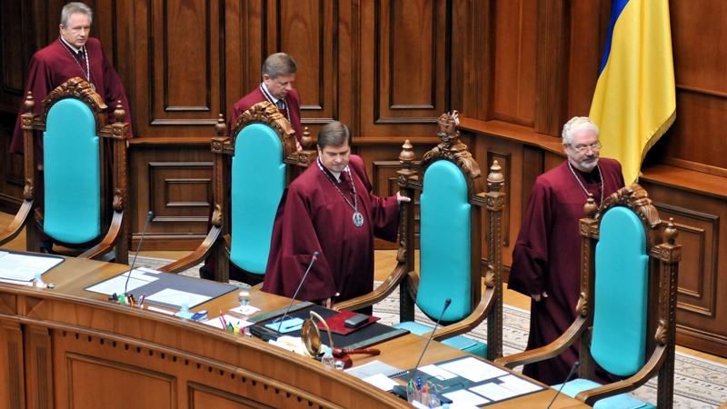 Чотирьох суддів допитали у справі про узурпацію влади Януковичем Чотирьох суддів допитали у справі про узурпацію влади Януковичем