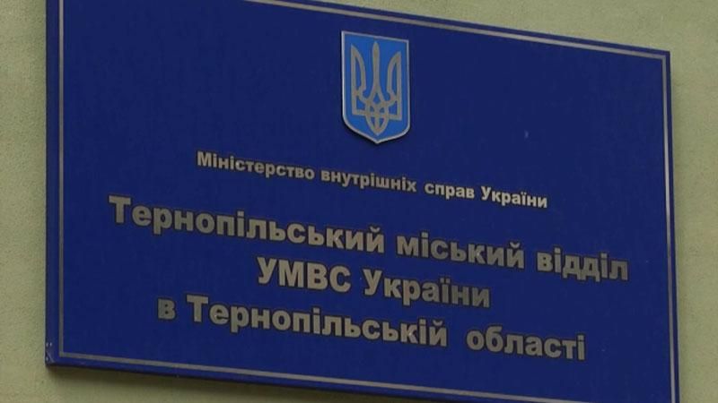 Замість навчання школярі викрадали авто  