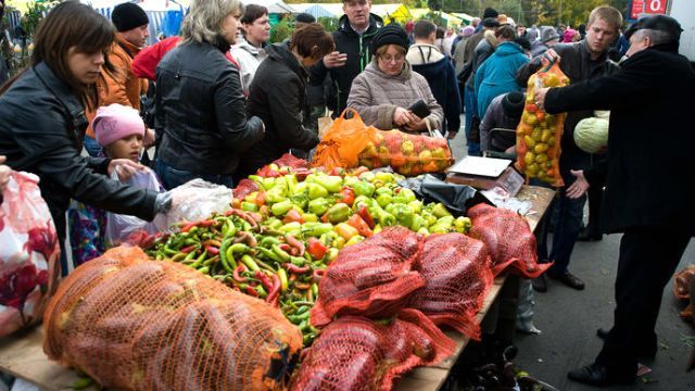 Де у Києві можна купити дешеві продукти харчування