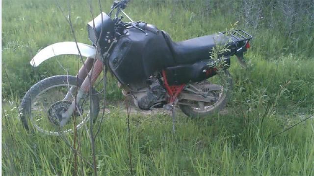 Священники из Ивано-Франковска подарили "Айдару" мотоцикл Священники из Ивано-Франковска подарили "Айдару" мотоцикл